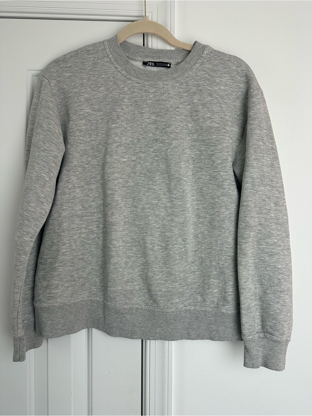 ZARA women’s Crewneck Sweatshirt - Light Gray small EUC